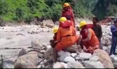 हिमाचल प्रदेश: बादल फटने से 45 लोग बह गए, 13 की मौत