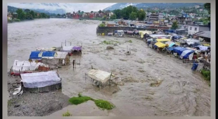 बादल फटने के बाद देश से टूटा मनाली का संपर्क