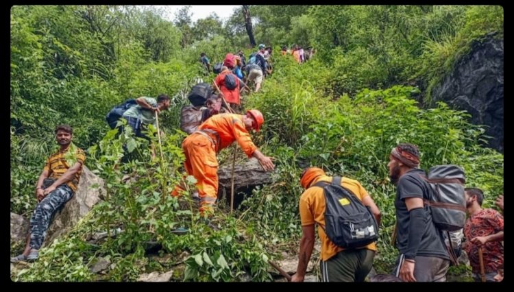 केदारनाथ यात्री श्रद्धालु रास्ते में फंसे, 4000 को रुद्रप्रयाग से रेस्क्यू किया गया